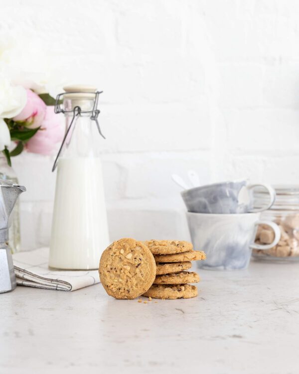 Walkers White Chocolate and Raspberry Biscuits, 150g - Image 3