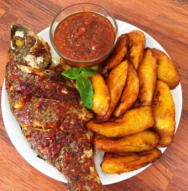 Fried Plantain (Dodo), Sauce & Grilled Whole Fish